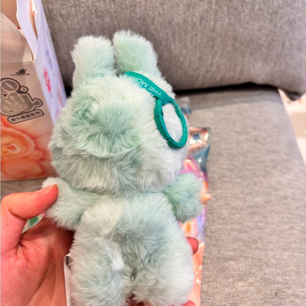 Labubu big into energy serenity with shrimp tempura outfit - Picture 6 of 6